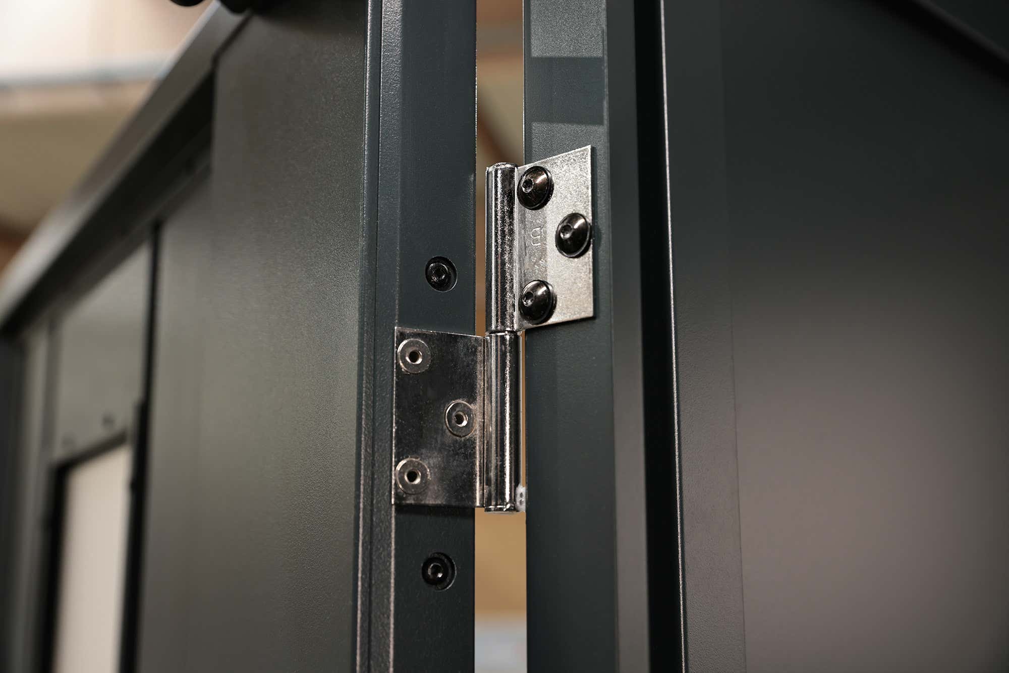 wolff-finnhaus-metall-geratehaus-eirik-3030-anthrazit-260252-W1-1-00341-2000x1334