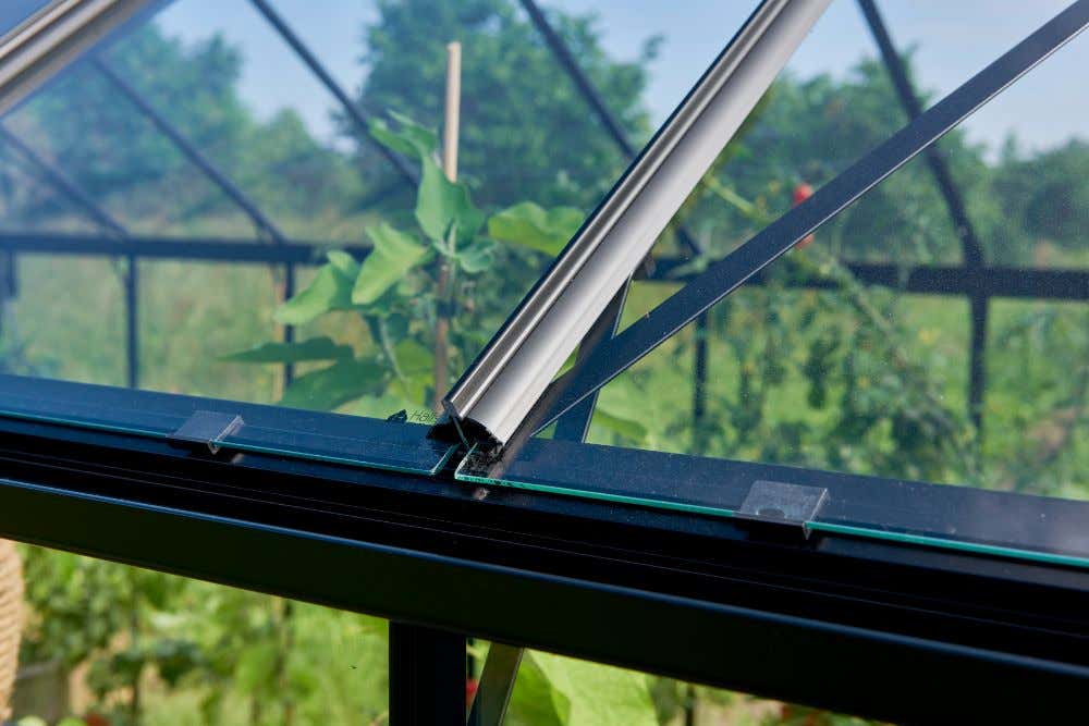 halls-gewachshaus-burford-225251-J3-1-00025-parent-1000x667