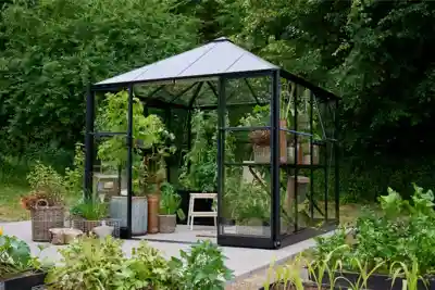 Halls Gewächshaus 'Qube Square'