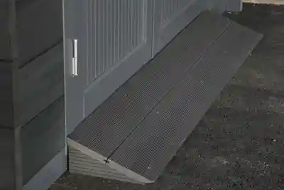 wpc-bodenrampe-fur-doppeltur---wolff-finnhaus-wpc-geratehaus-259349-W1-6-00298-1280x853