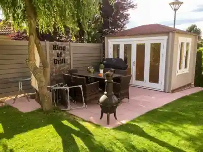 gartenhaus-summertime-40-mit-grosser-falttur-260653-L1-1-00039-0-1000x750