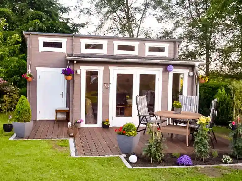 gartenhaus-lausitz-iso-mit-anbau-260627-L1-1-00009-6-770x578